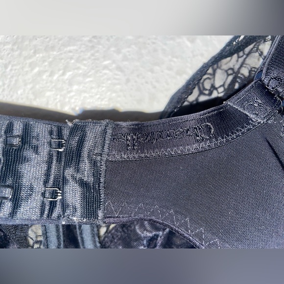 Chantelle Unlined Side Support Bra - Picture 3 of 5